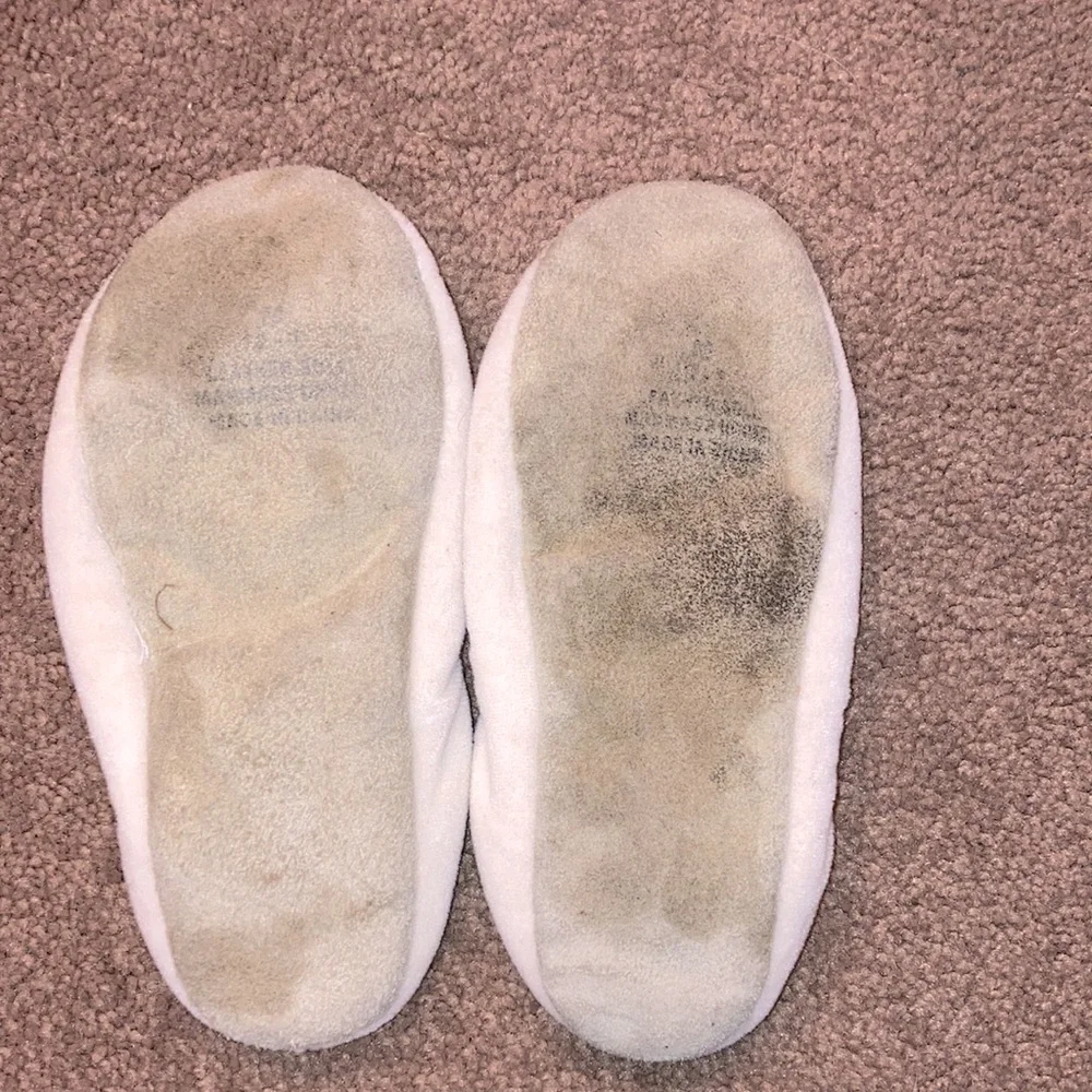 🌻5/$15-Vintage girls slippers ivory plush size 13-1 EUC